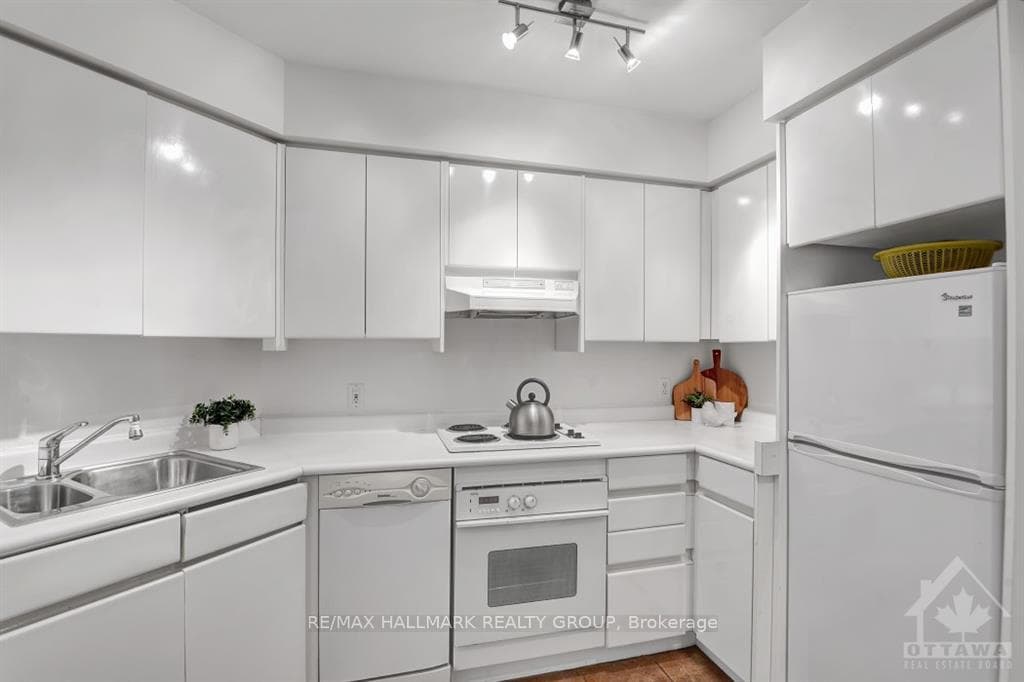 215 ST PATRICK Street Unit 18 photo 16