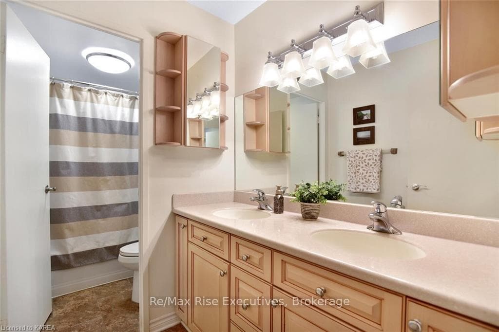 109 KING Street Unit 606 photo 8