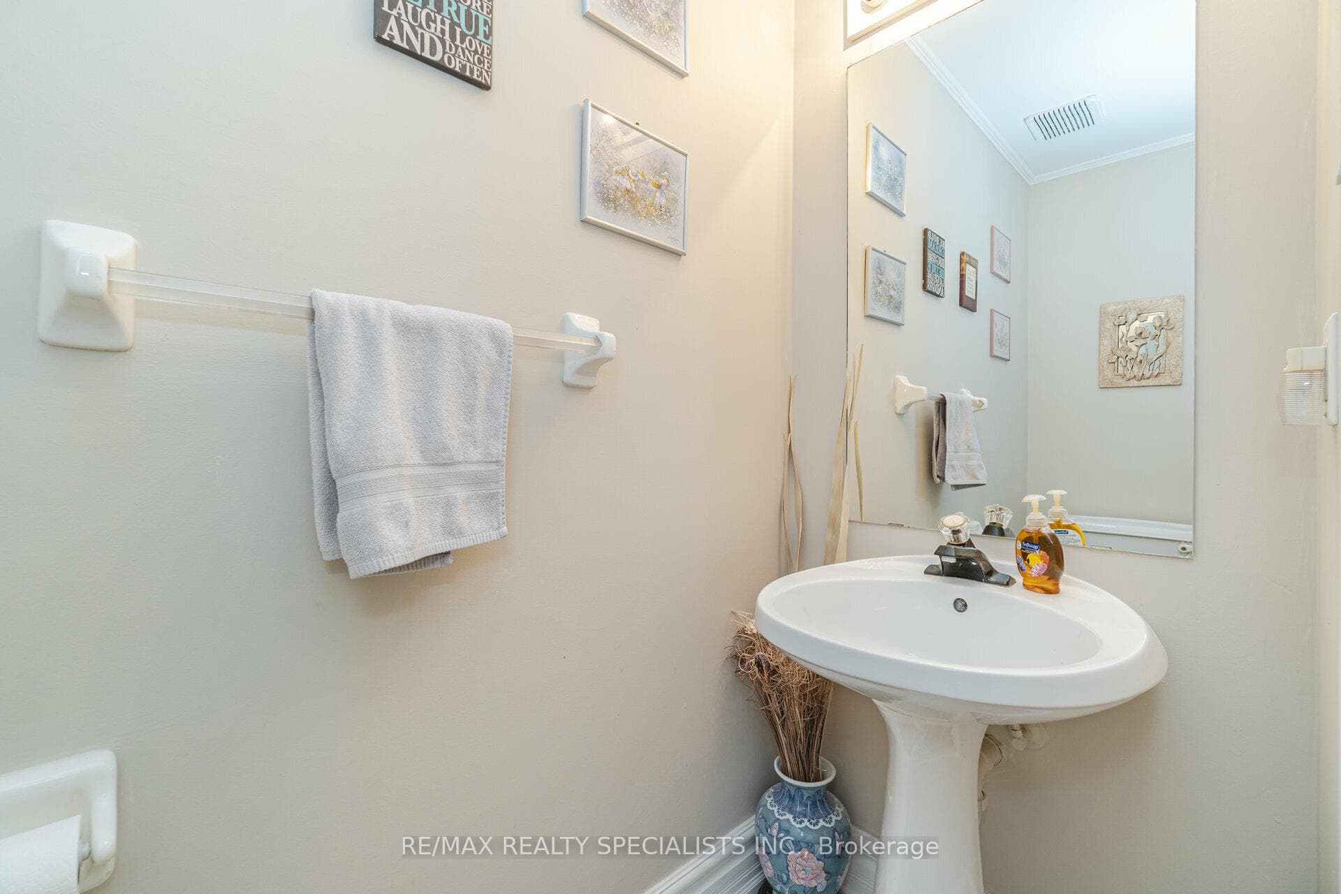 76 Rainforest Drive photo 18