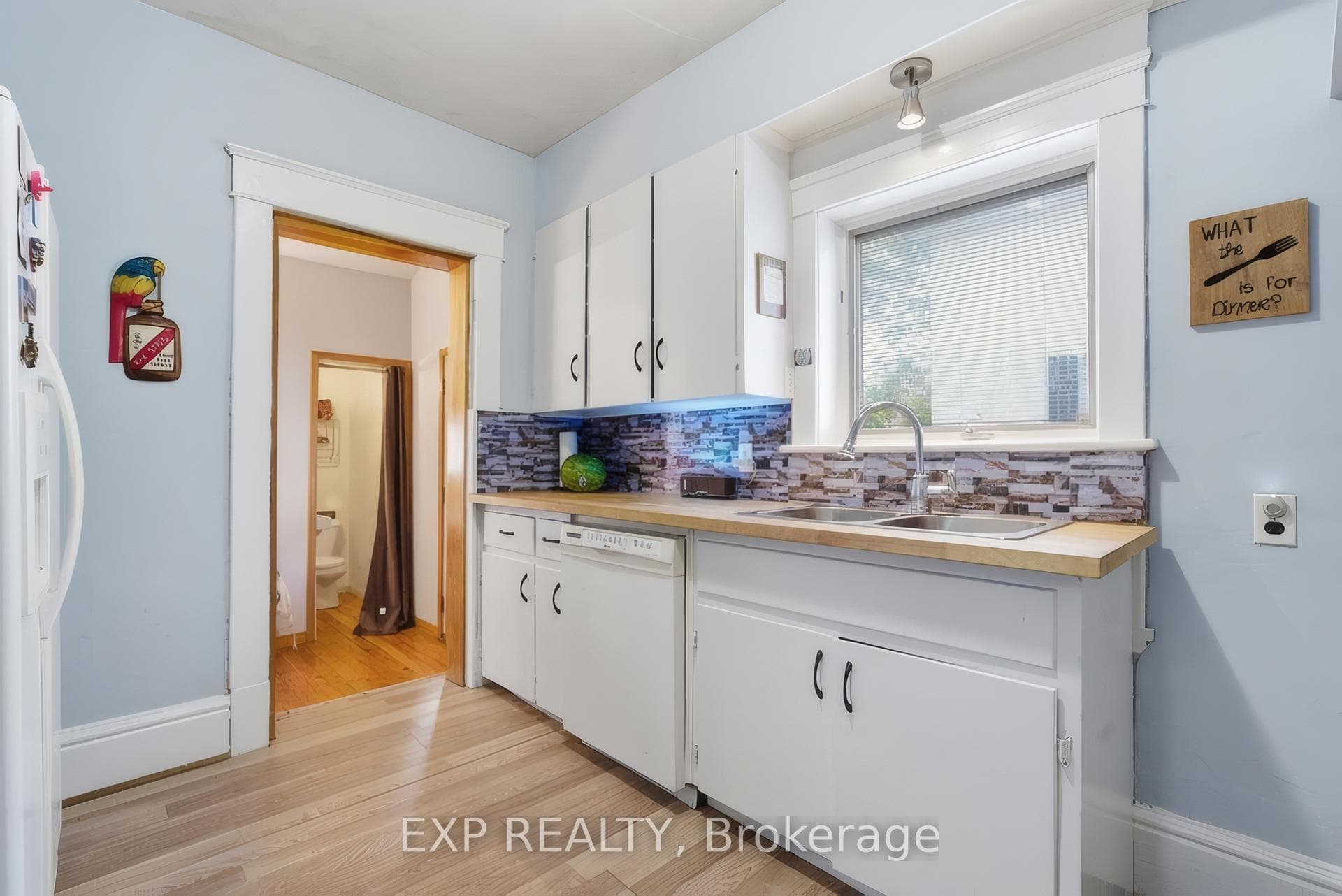 572 Downie Street photo 15