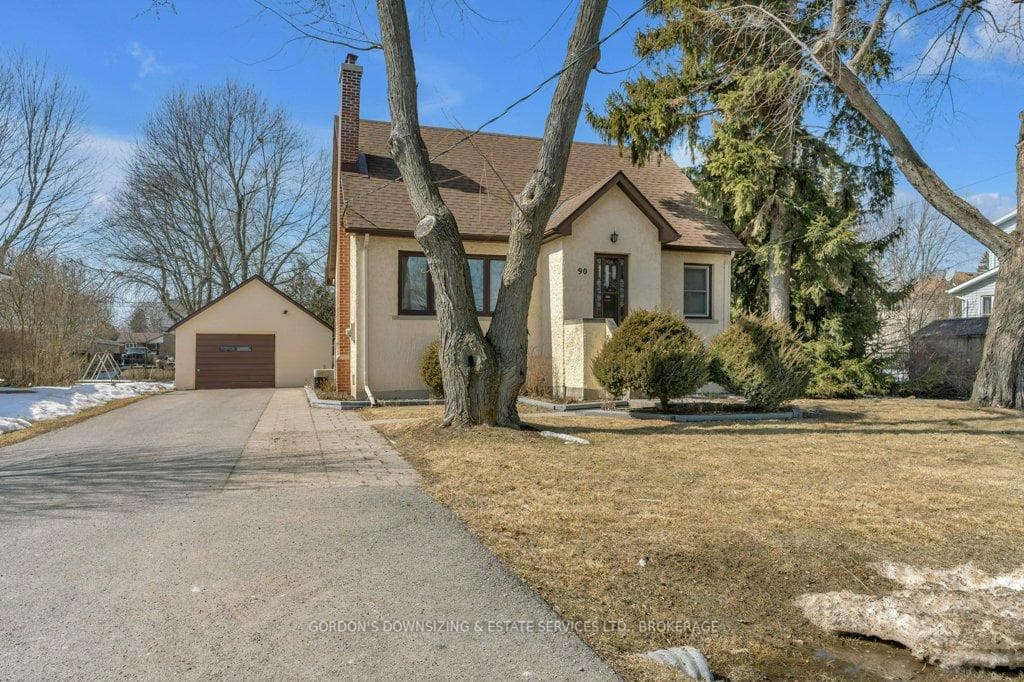 90 Hillendale Avenue photo 2
