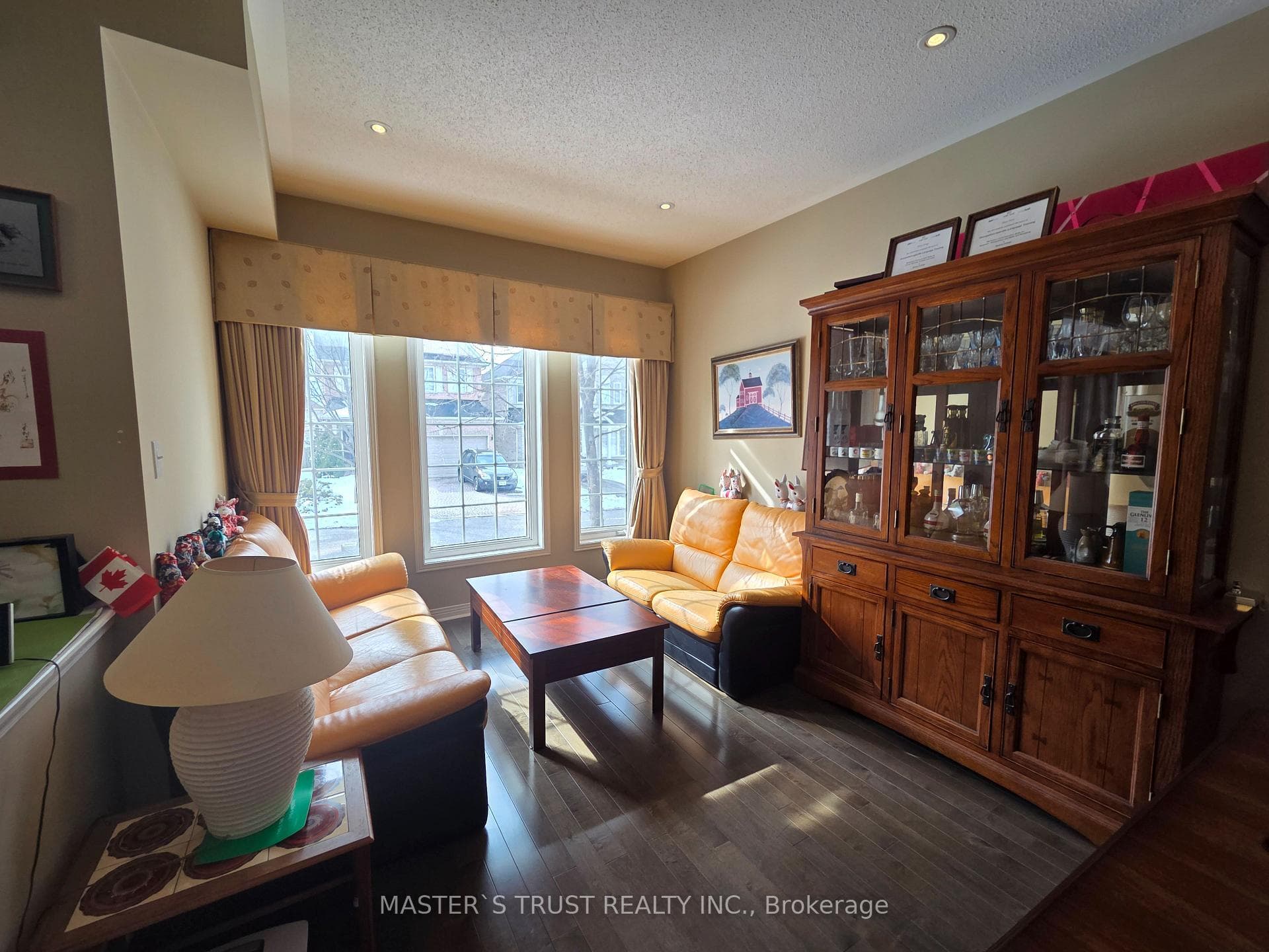 45 Sharon Lee Drive photo 3