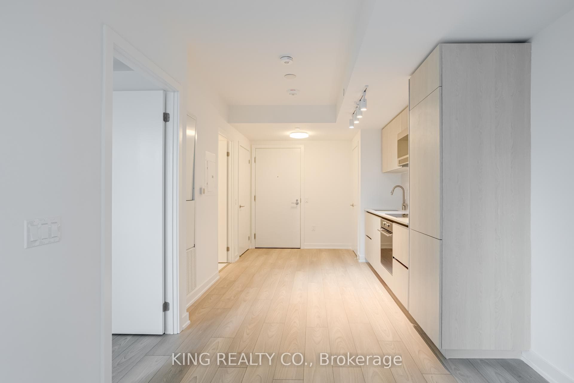 120 Broadway Avenue Unit 1009 photo 27