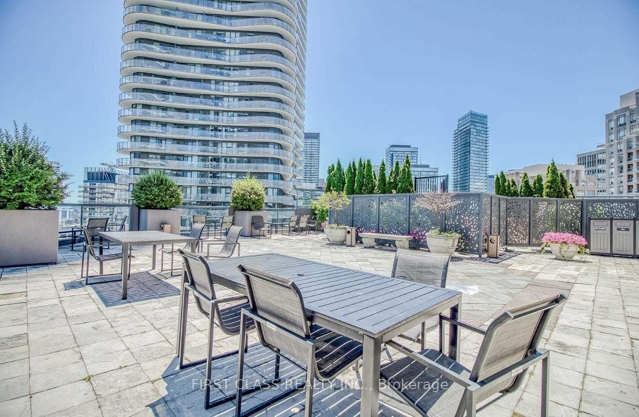 24 Wellesley Street Unit 1210 photo 6