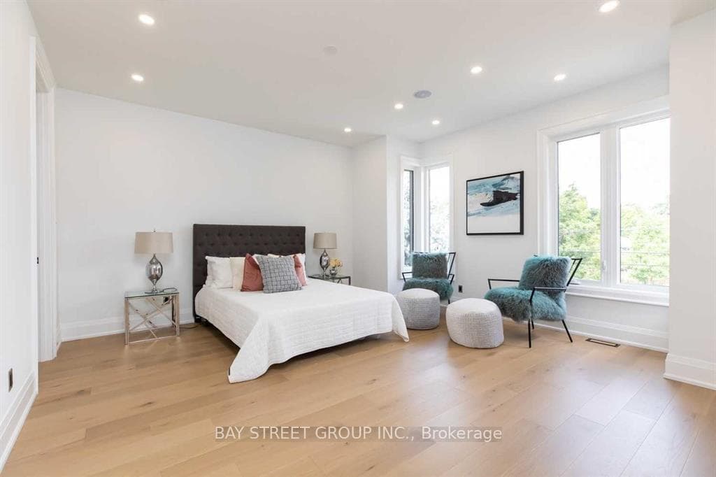 187 Rathburn Road photo 25