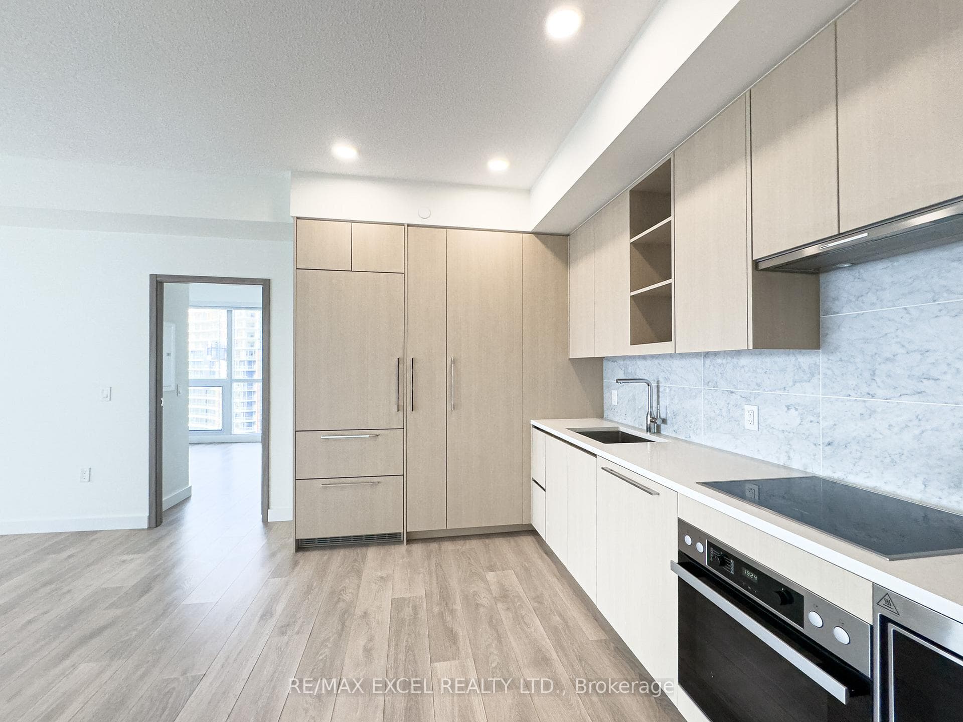 95 McMahon Drive Unit 2209 photo 12