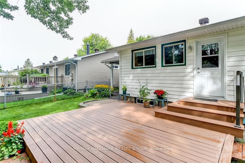 1317 RAINBOW Crescent photo 26