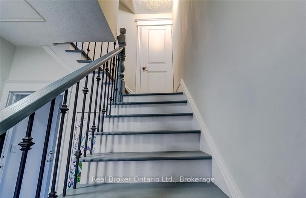 647 Wilson Street photo 20