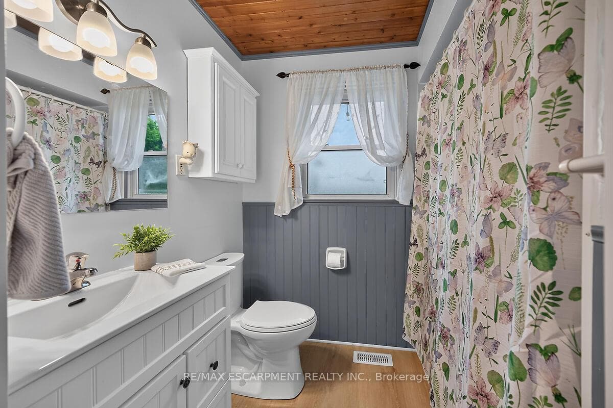 7344 Dickenson Road photo 24