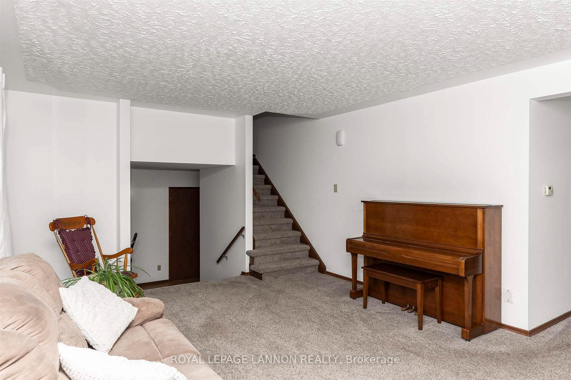 224 Anten Street photo 4
