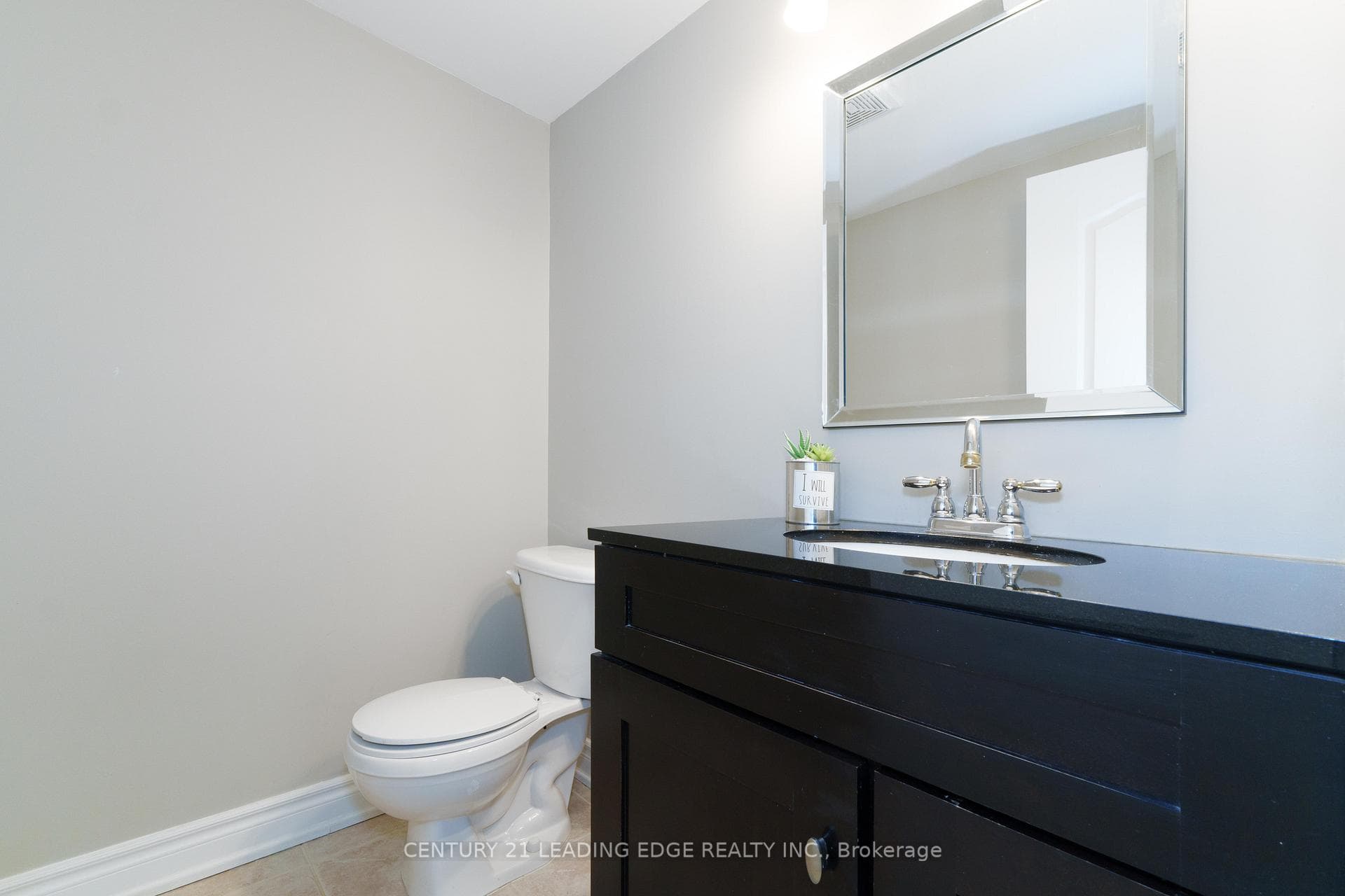 628 Staines Road photo 4