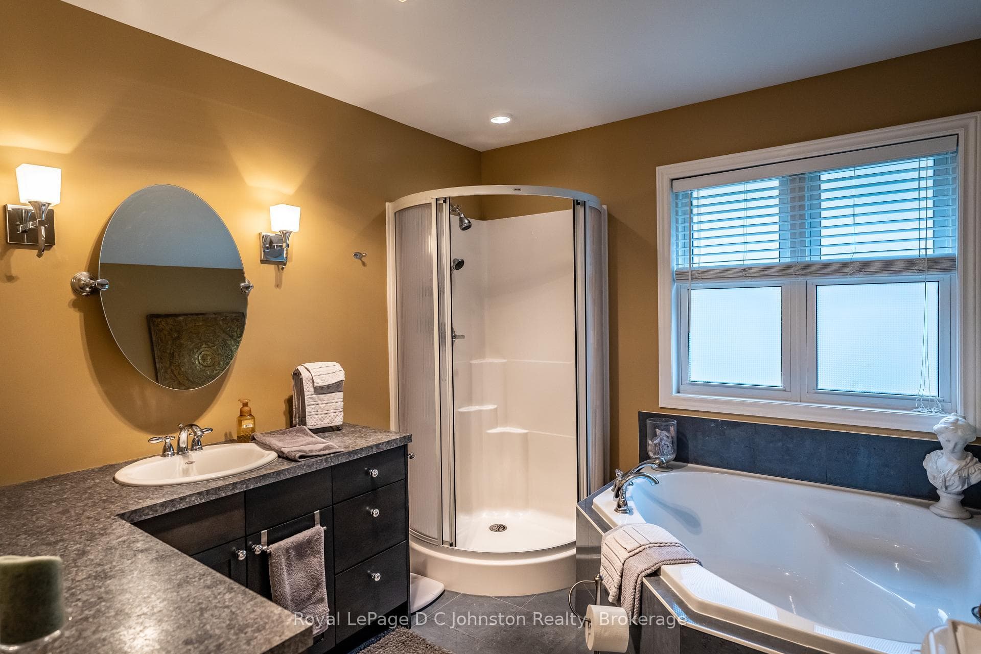 541 MEADOW Lane photo 41