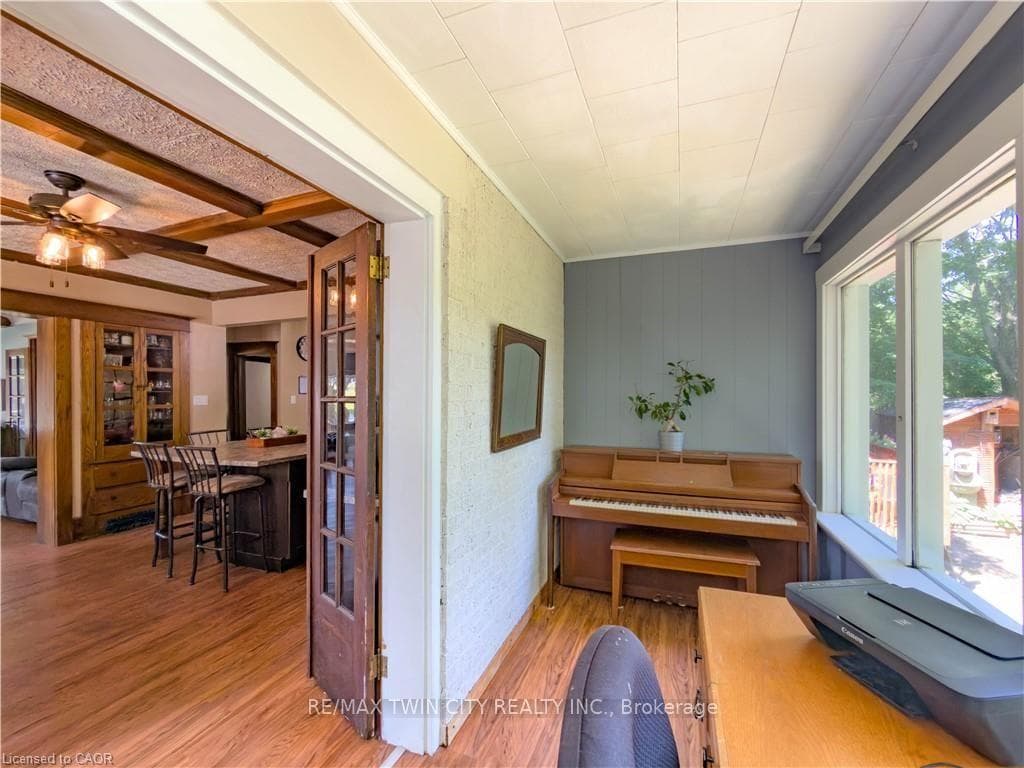 10 Hillcrest Street photo 18