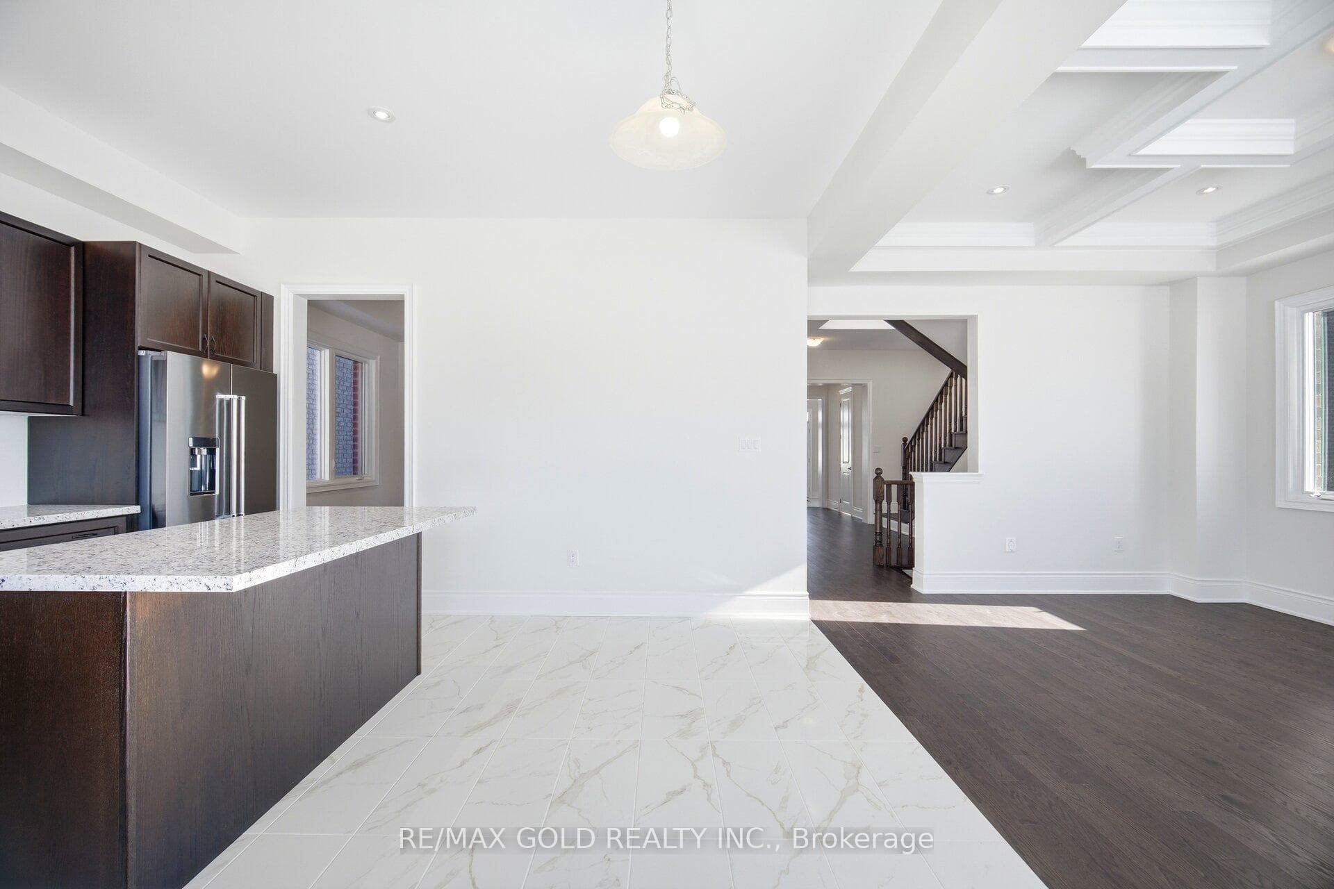 32 Addison Street photo 9