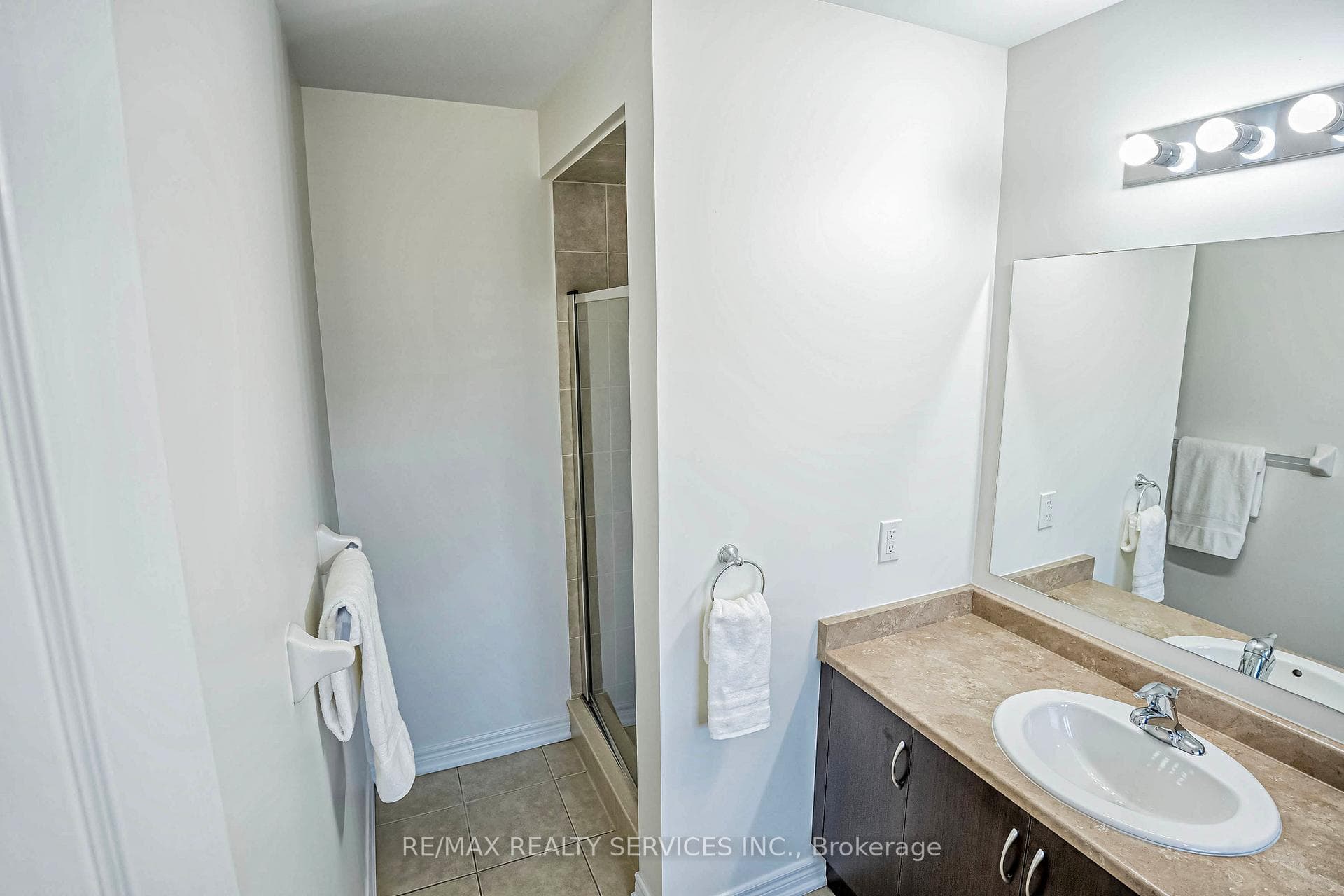 74 Dawes Road photo 26