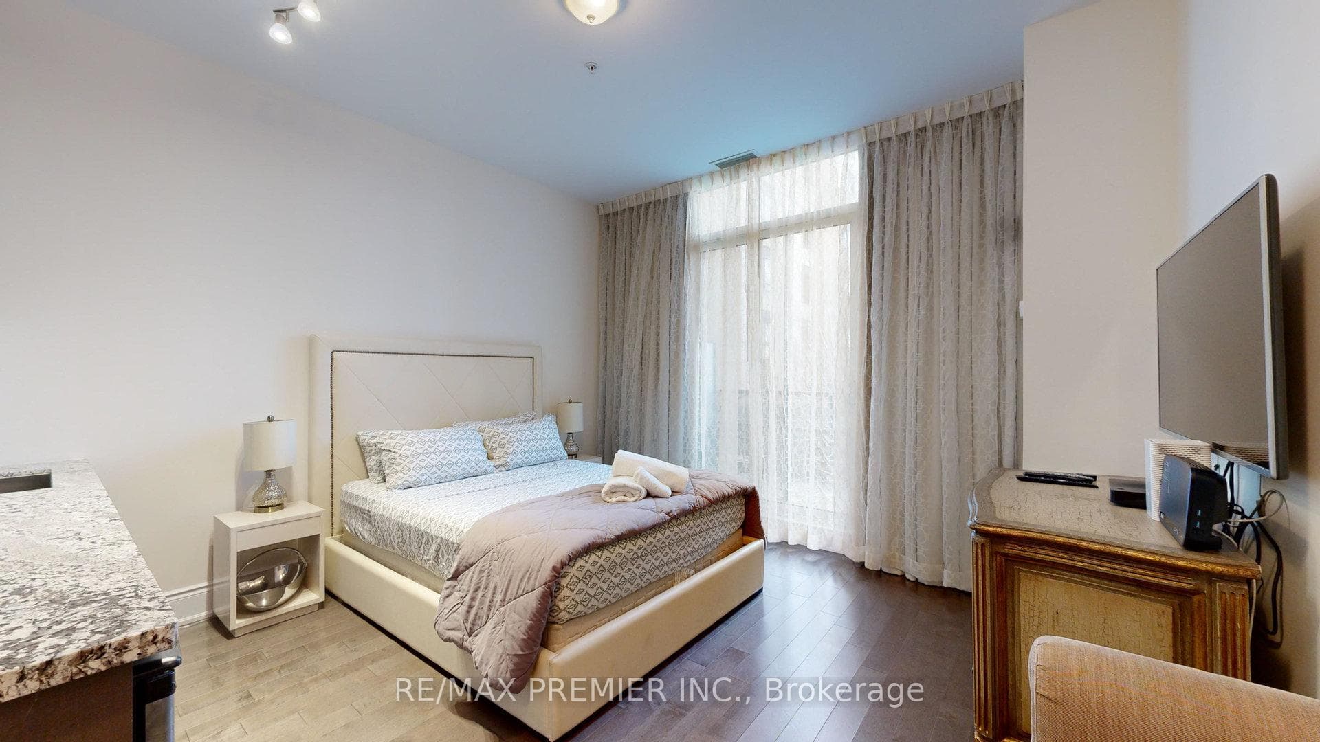 VIRTUALLY STAGED BEDROOM
