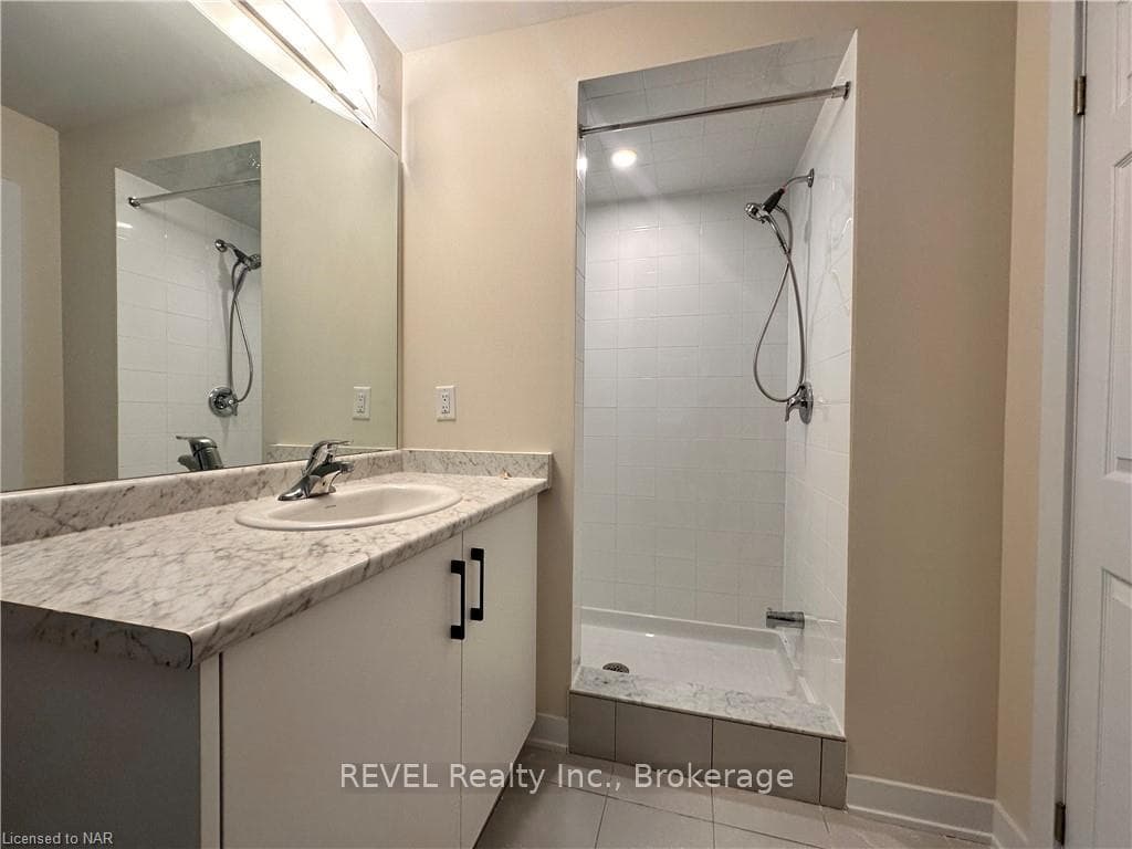 36 ROWLOCK Street photo 11