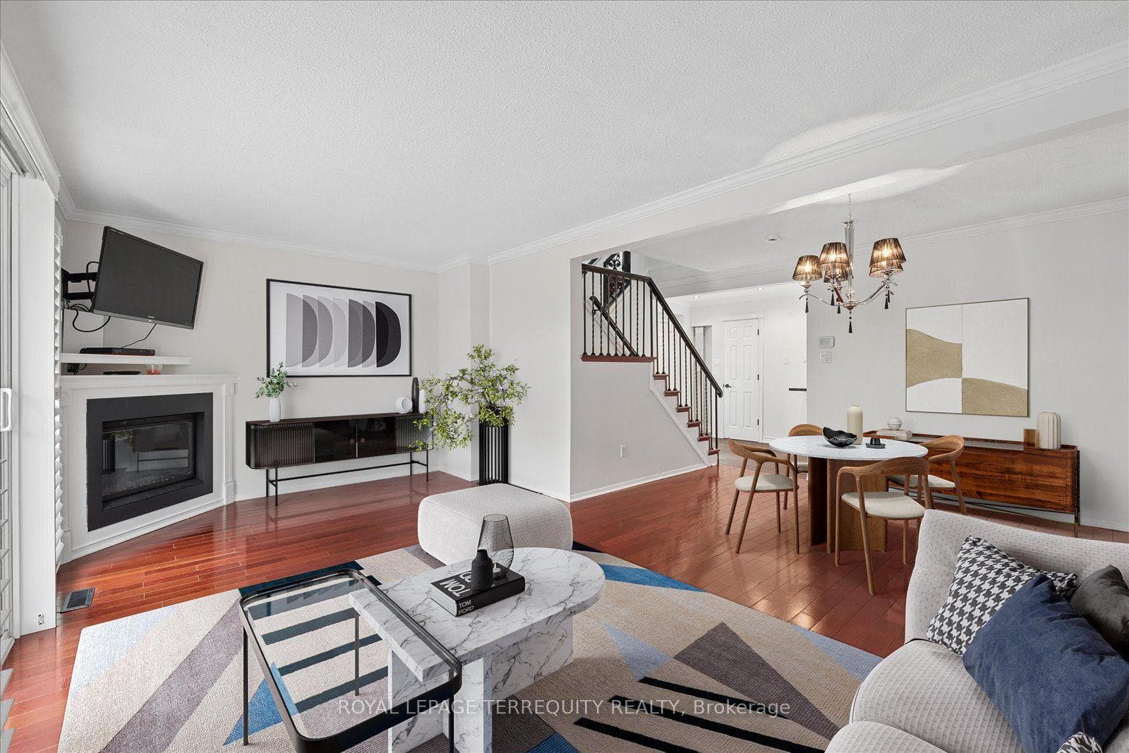 1825 Hyde Mill Crescent photo 5