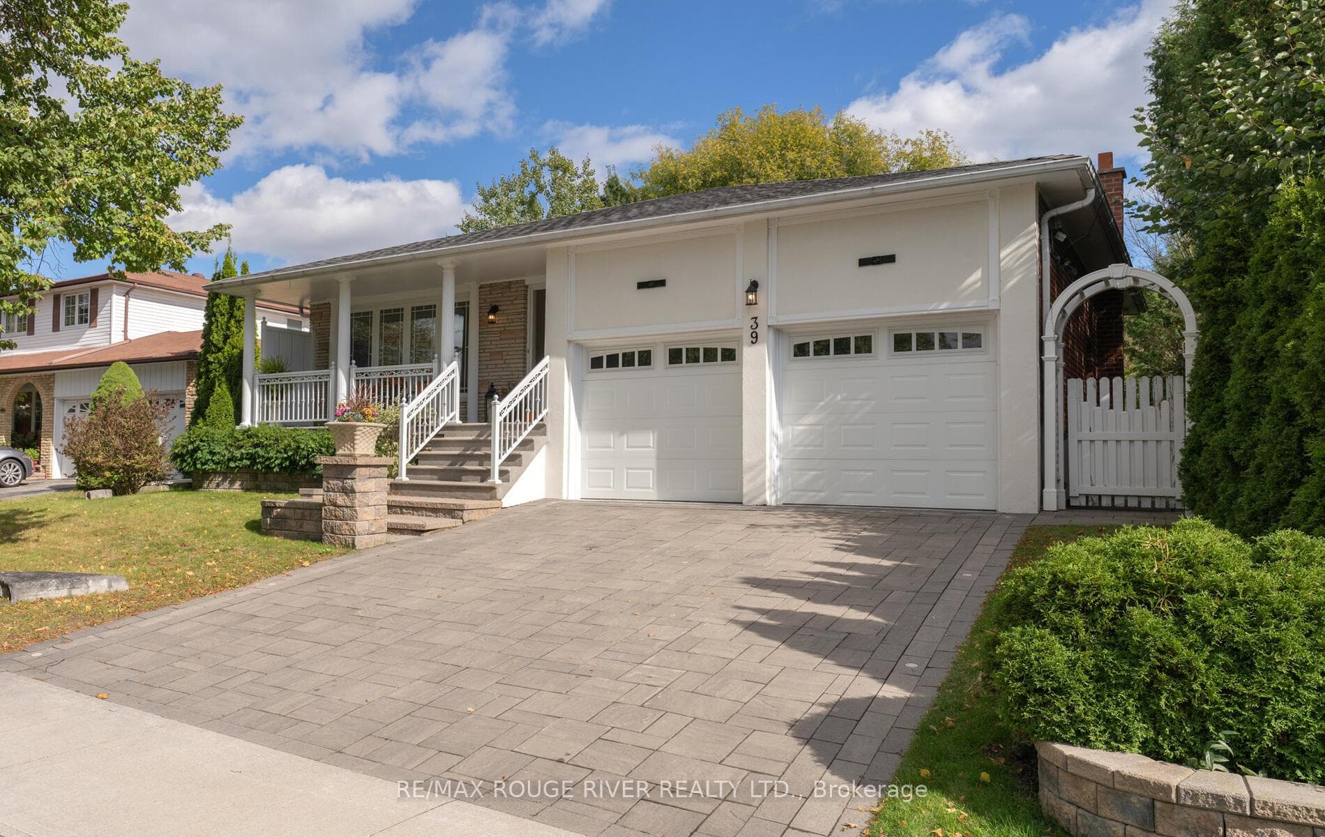 39 Satchell Boulevard photo 2