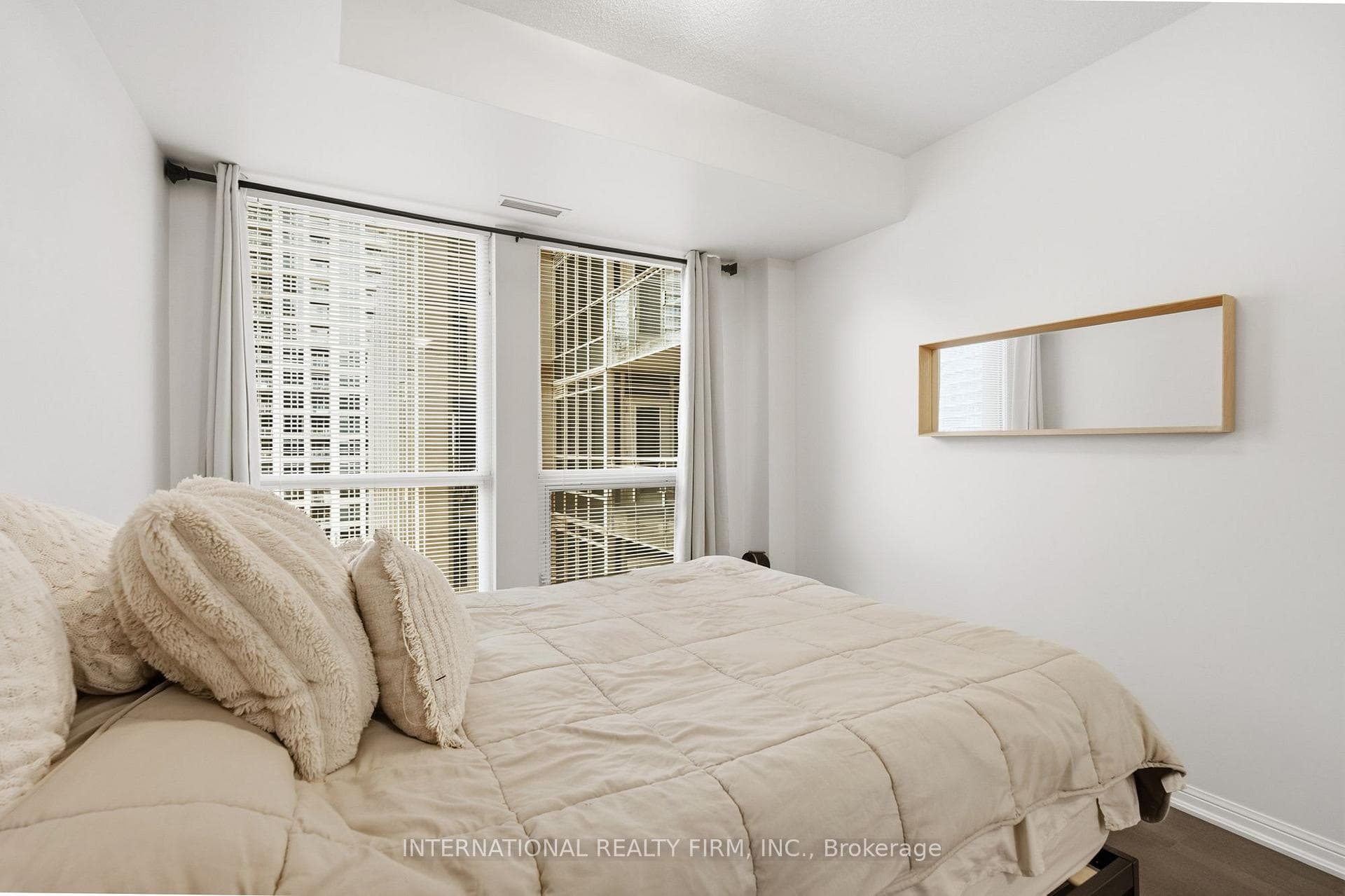 628 Fleet Street Unit 711 photo 24