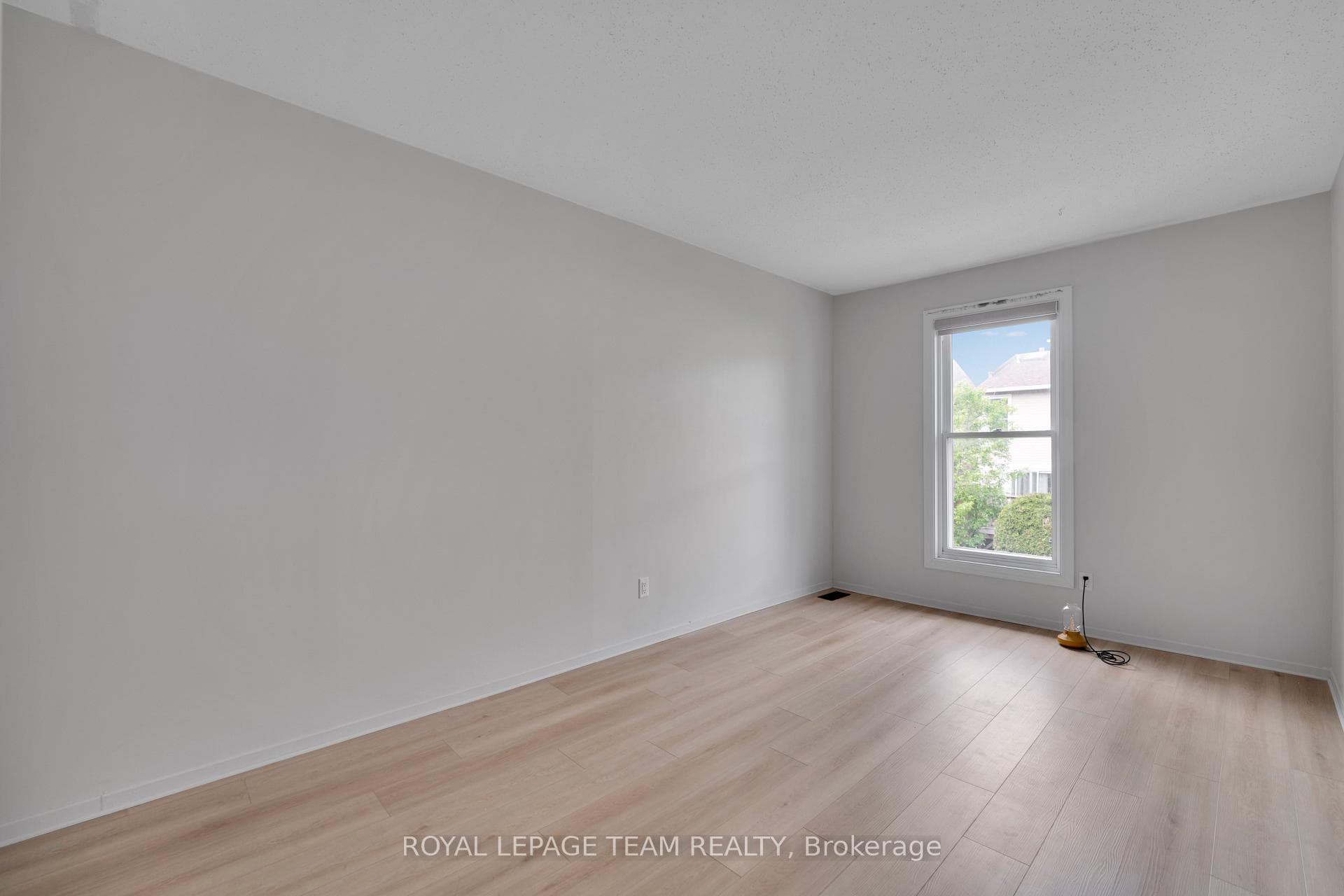 282 Dalehurst Drive photo 23