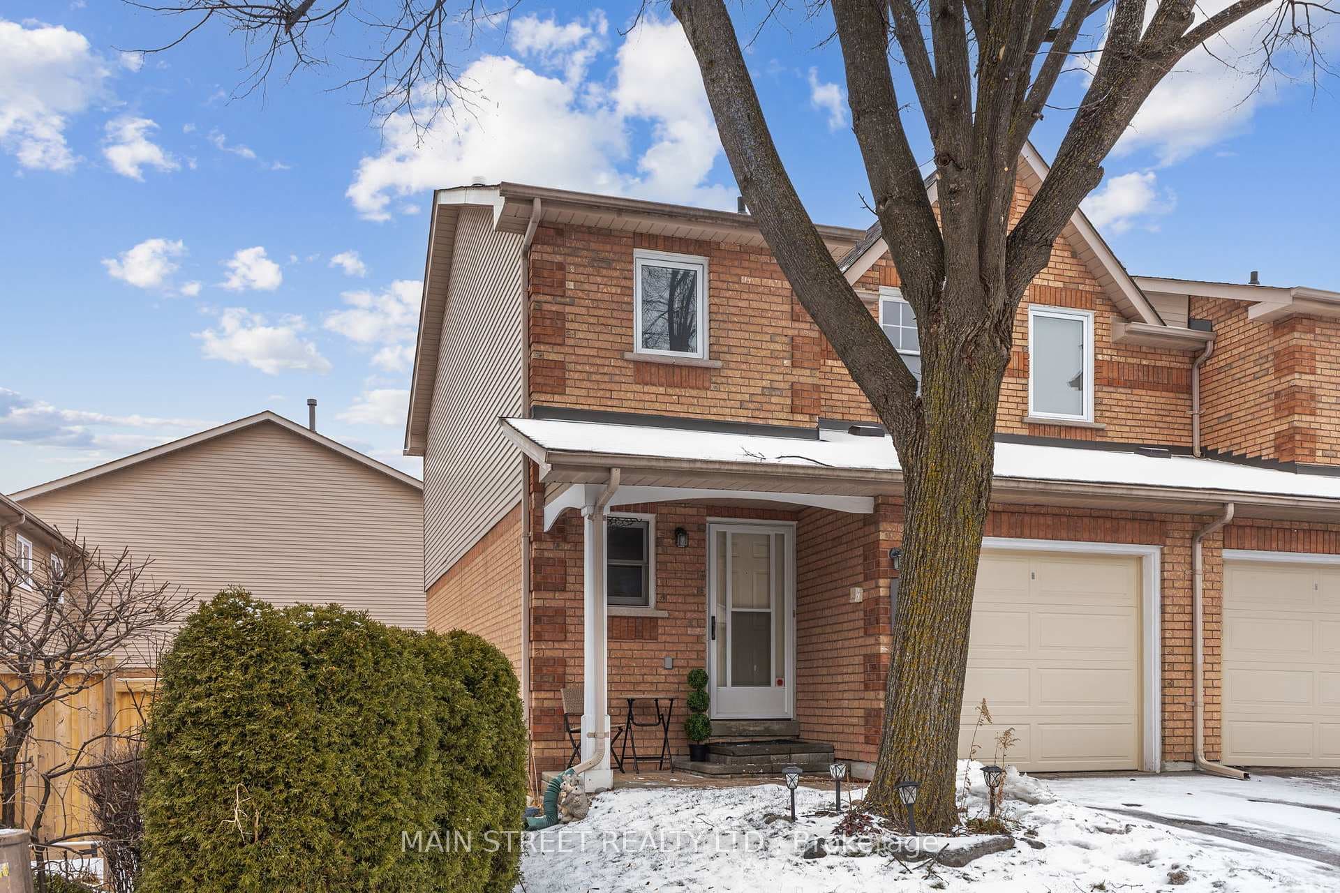 873 Playter Crescent photo 2