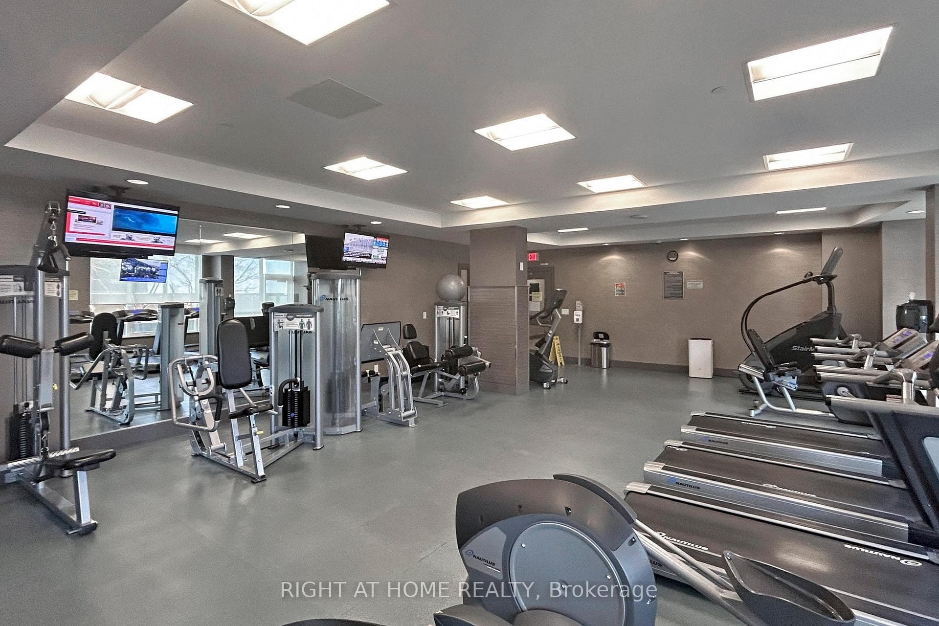 7161 Yonge Street Unit 1127 photo 39