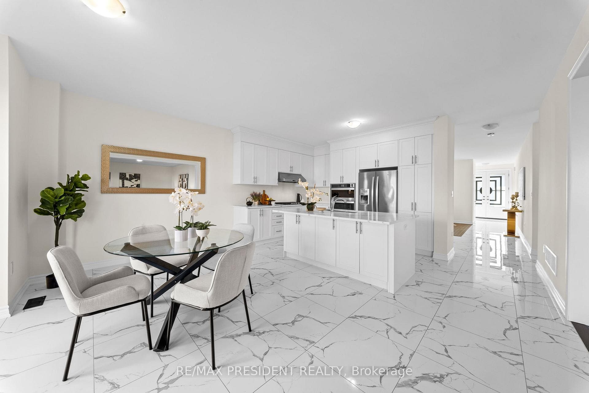6 JENWOOD Crescent photo 21