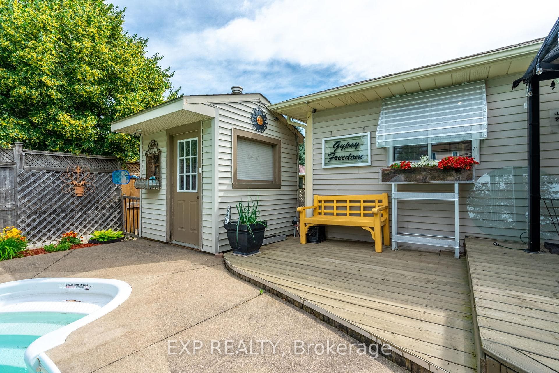 4052 Hixon Street photo 20
