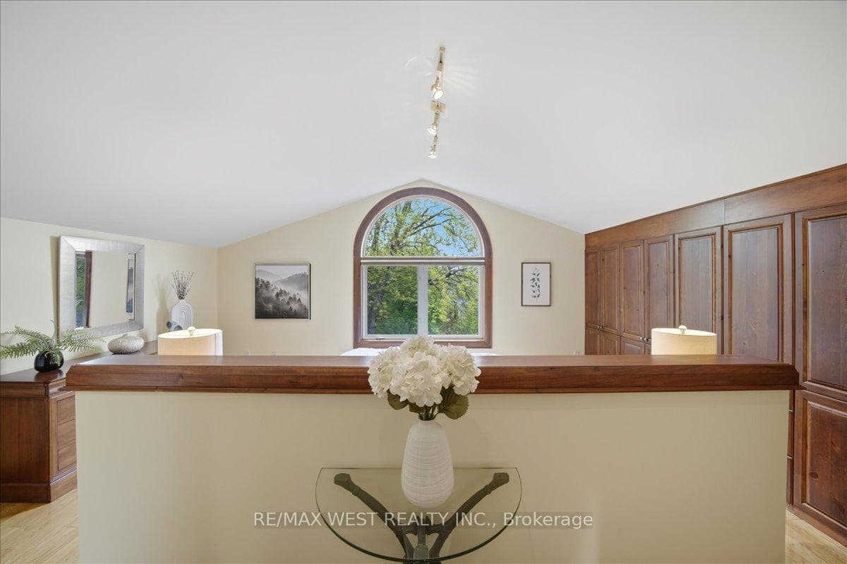 69 Mayfield Avenue photo 28