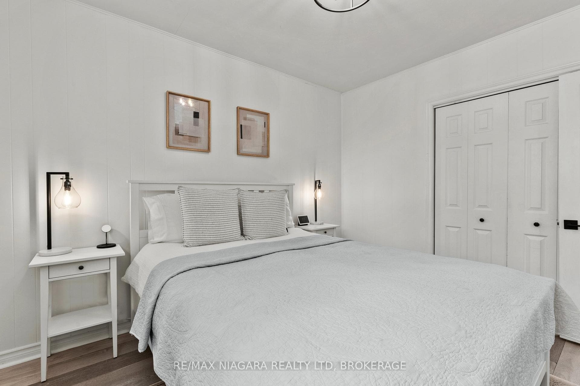 38 ALEXANDRA Boulevard photo 21