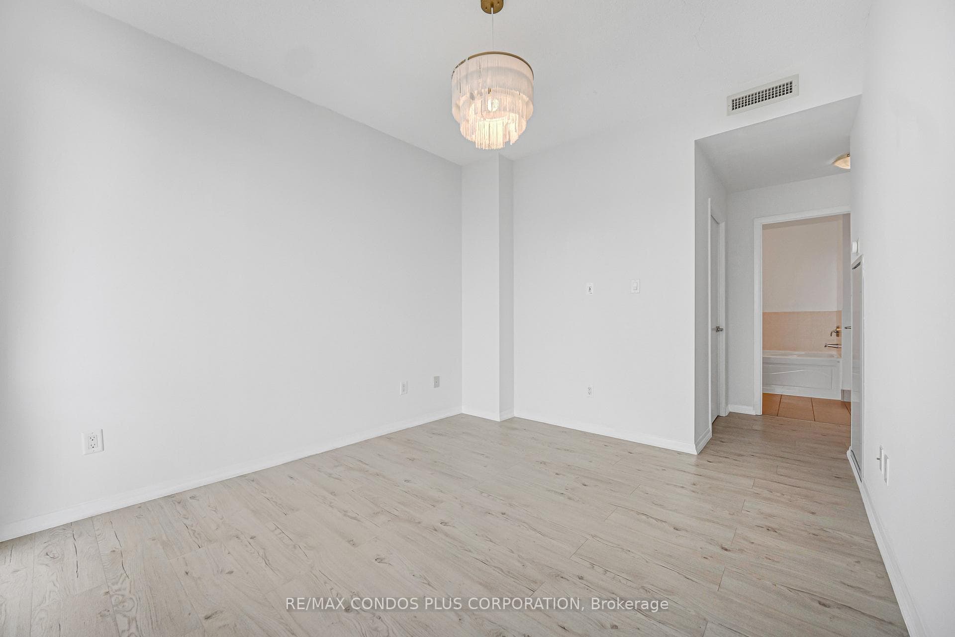38 Grenville Street Unit 4404 photo 31