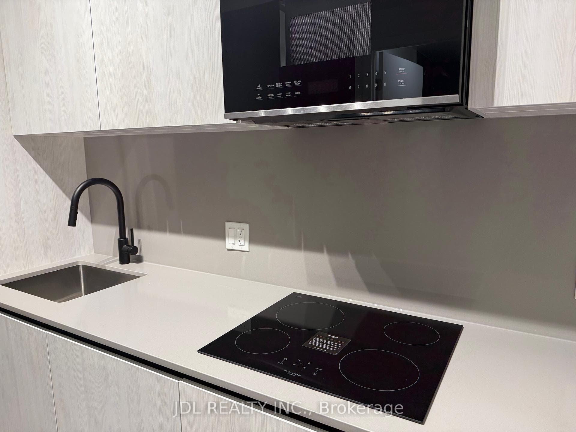 35 Parliament Street Unit 1105 photo 5