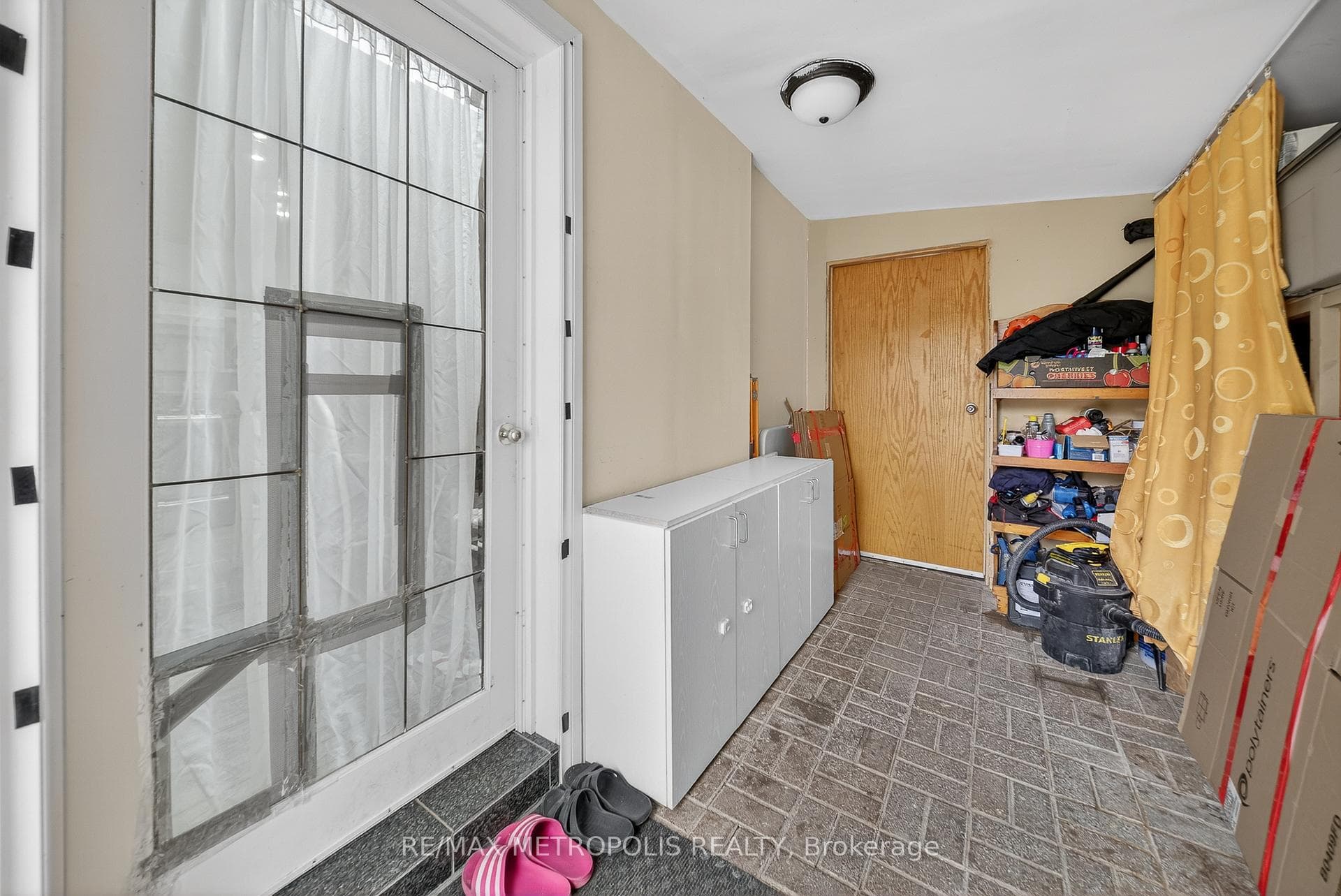 91 Ellendale Drive photo 12
