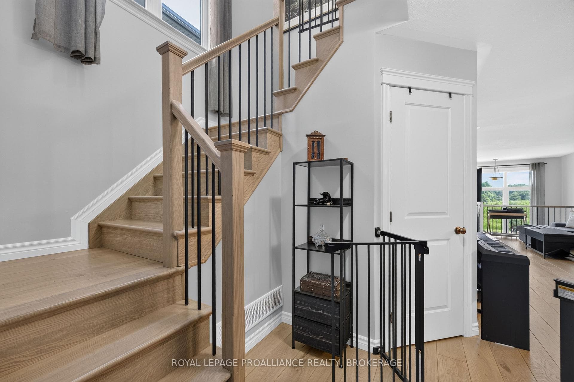 378 Buckthorn Drive photo 8