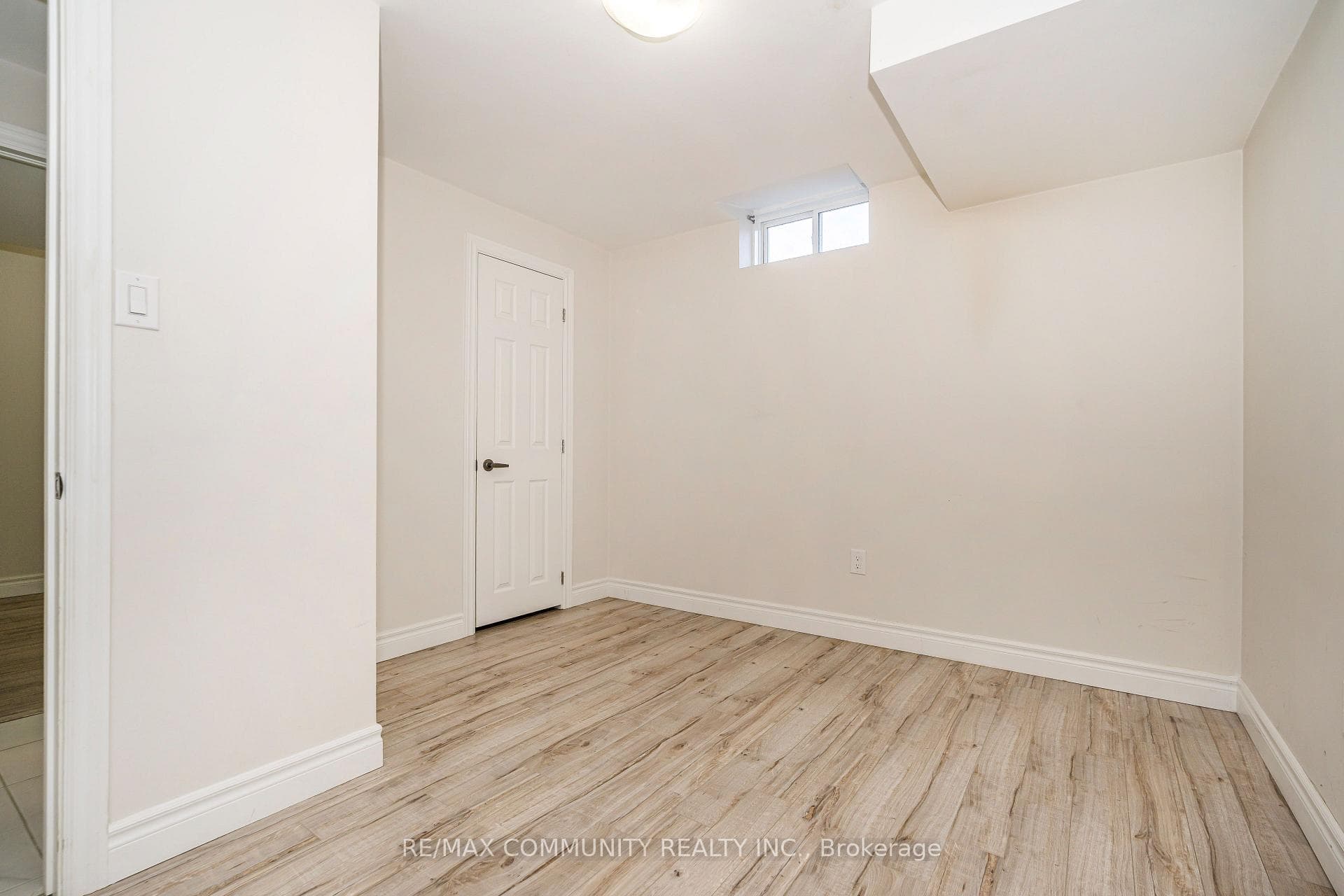 1433 Mayport Drive Unit Basmt photo 10