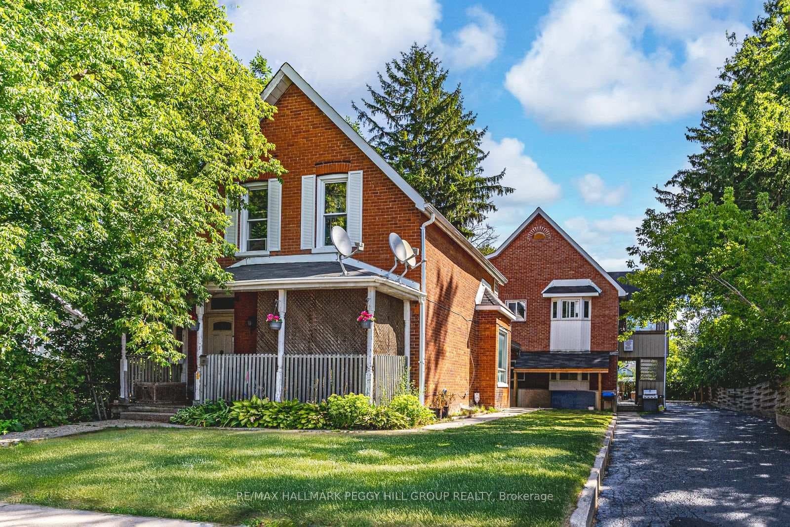 81 Innisfil Street photo 1