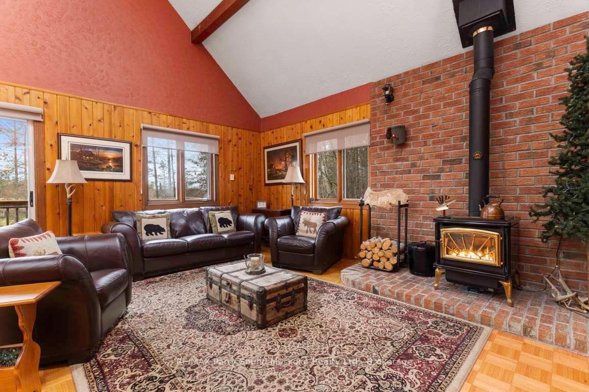589 Centre Road photo 3
