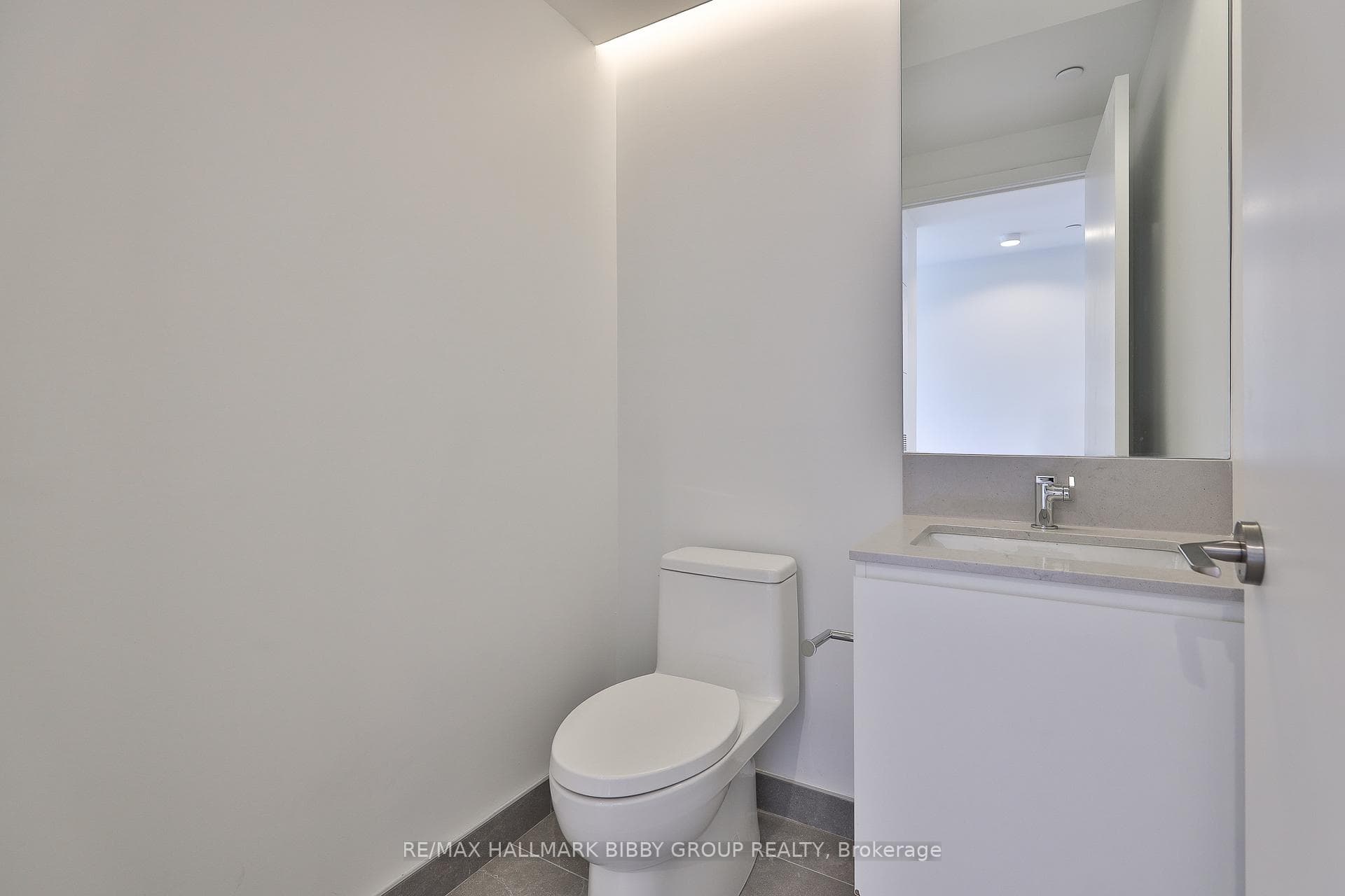 1414 Bayview Avenue Unit 310 photo 40