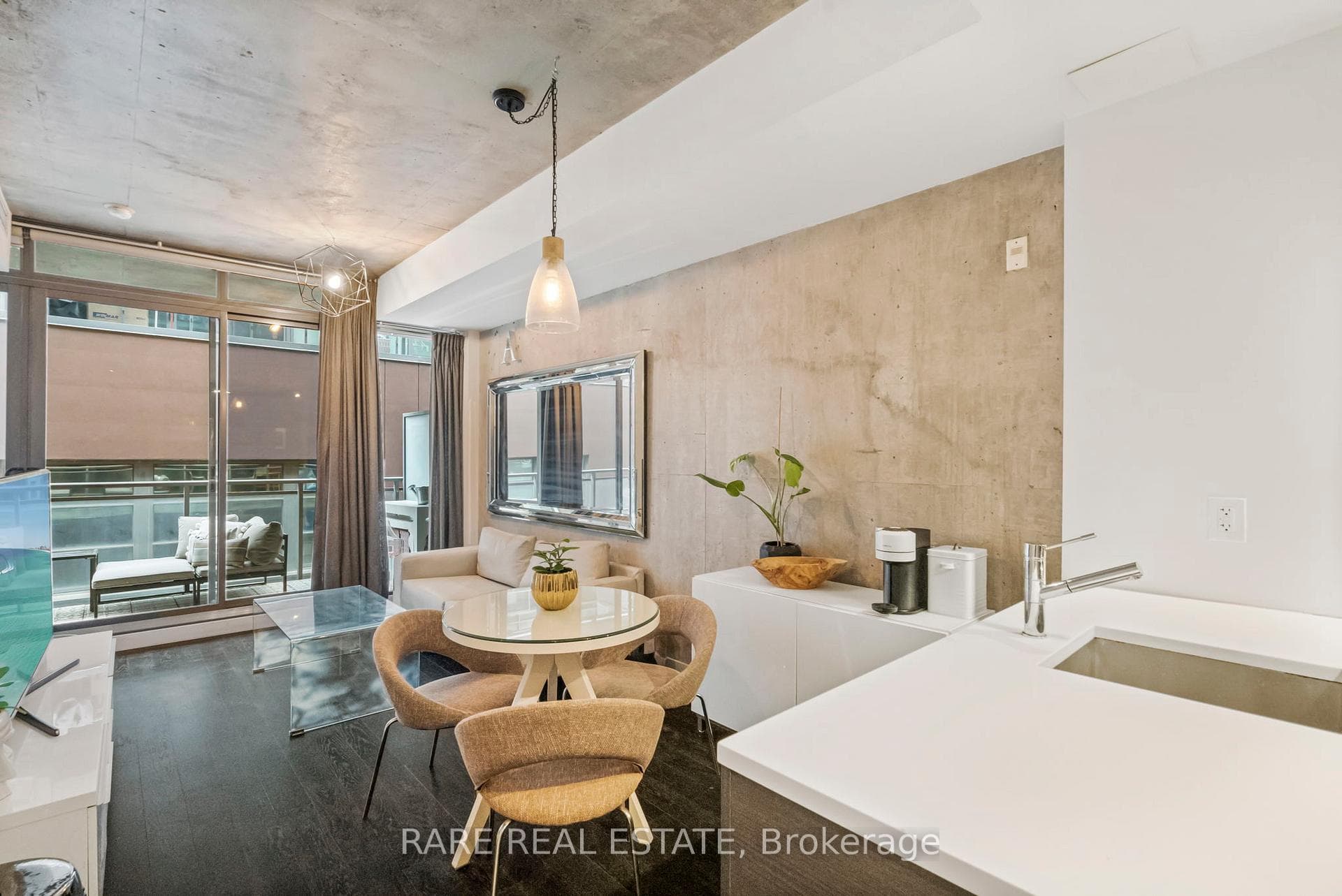 90 Broadview Avenue Unit 414 photo 8