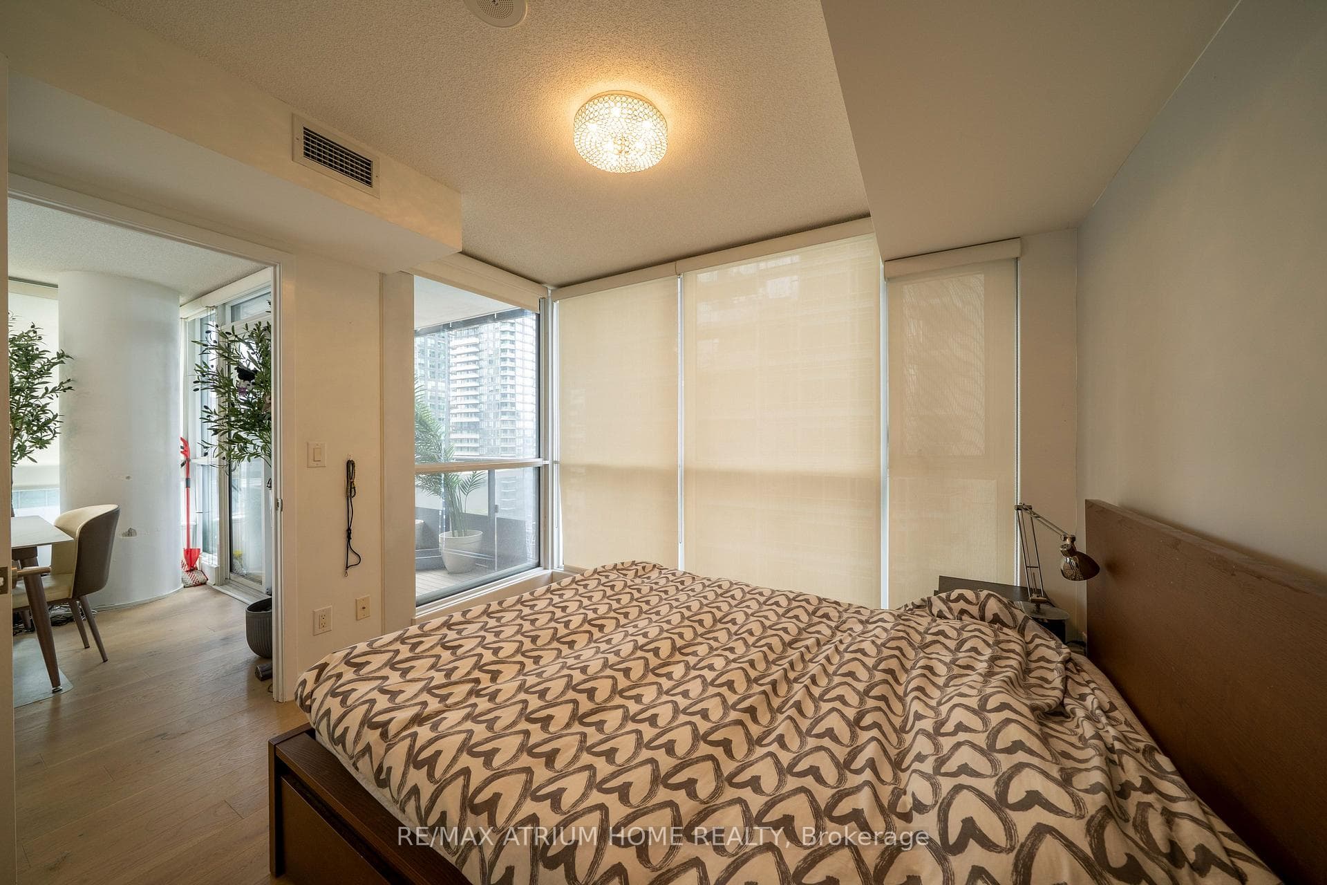 295 Adelaide Street Unit 1709 photo 6