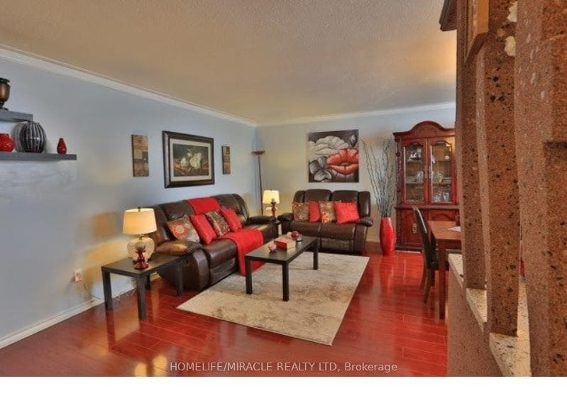 180 Markham Road Unit 1404 photo 4