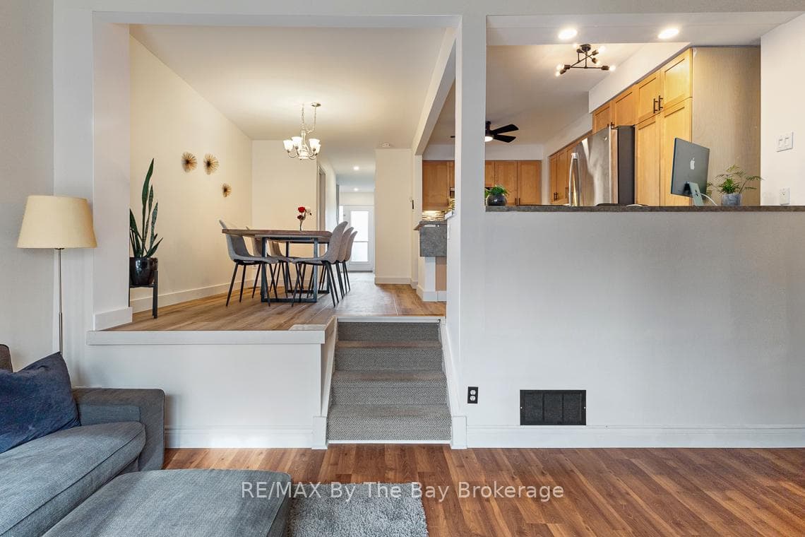599 Tenth Street photo 12