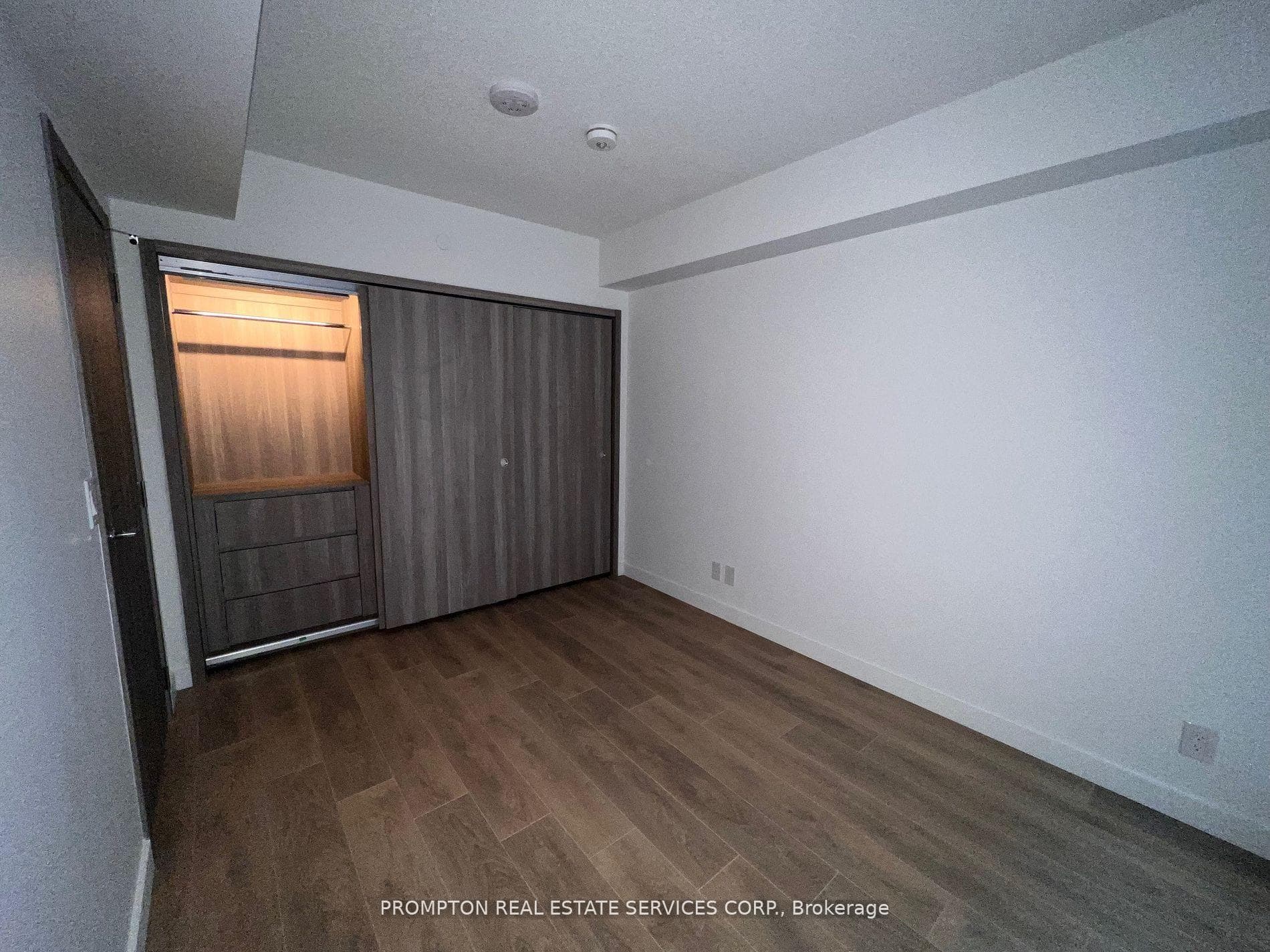 38 Widmer Street Unit 608 photo 9