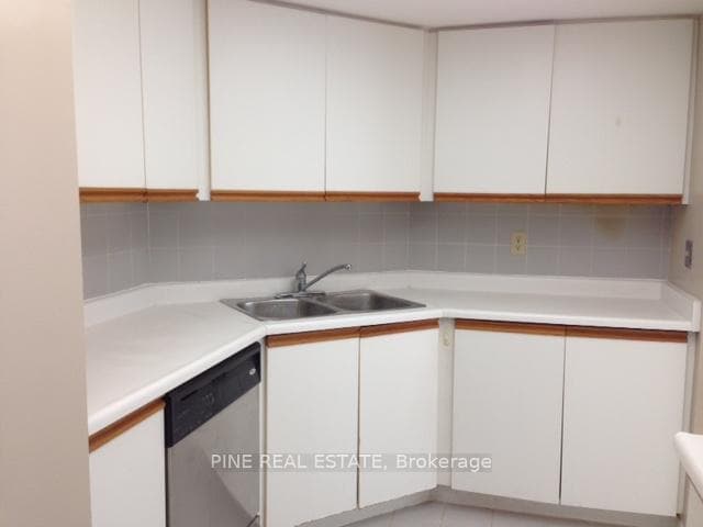 77 Harbour Square Unit 3207 photo 18
