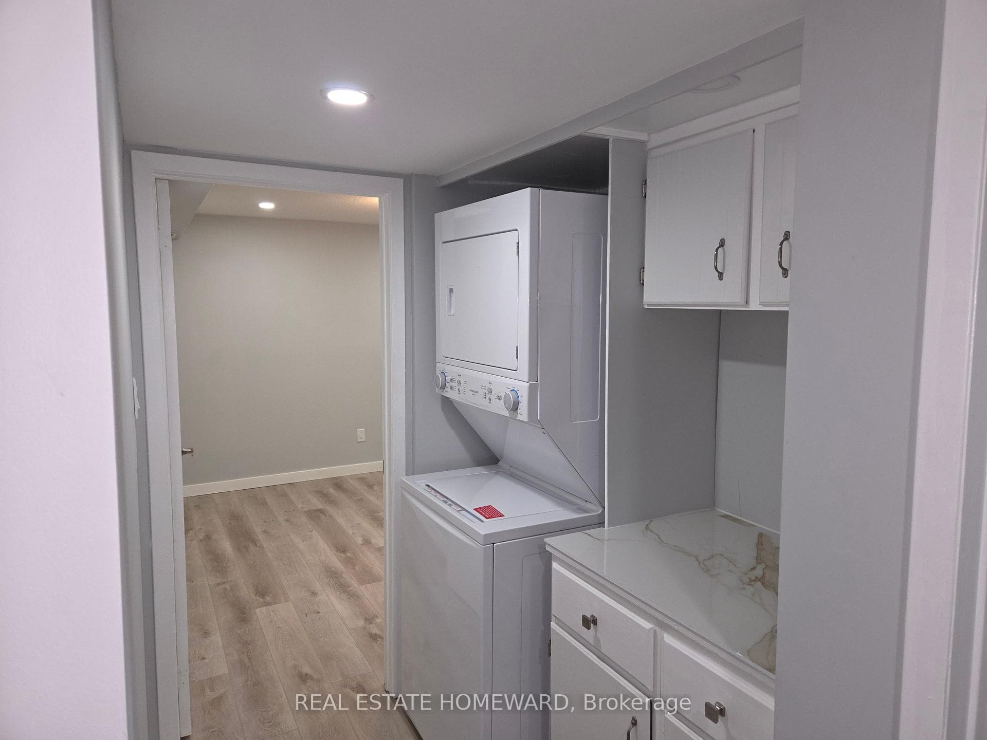 7 Bristow Court Unit B photo 9