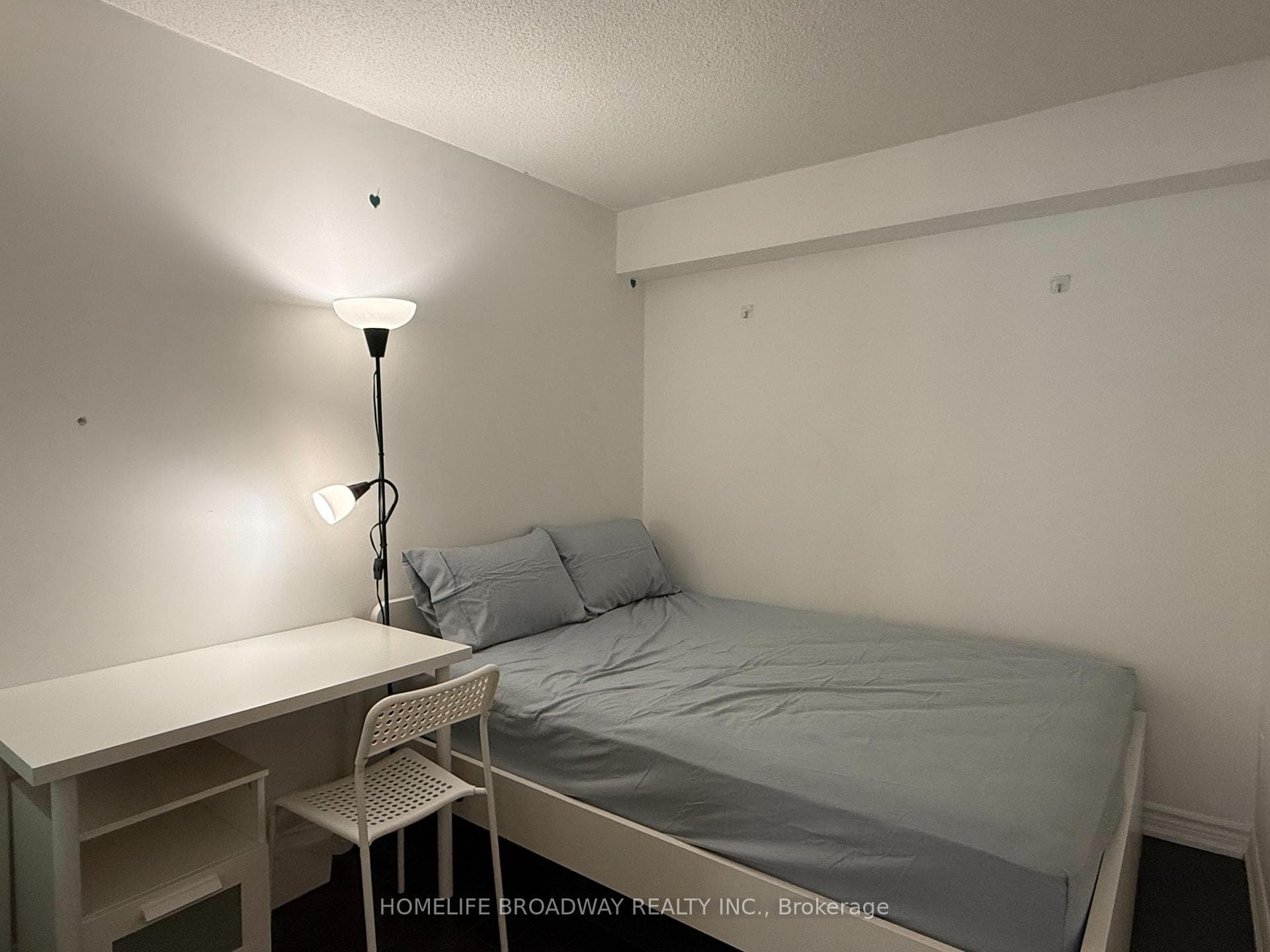 386 Yonge Street Unit 2216 photo 15