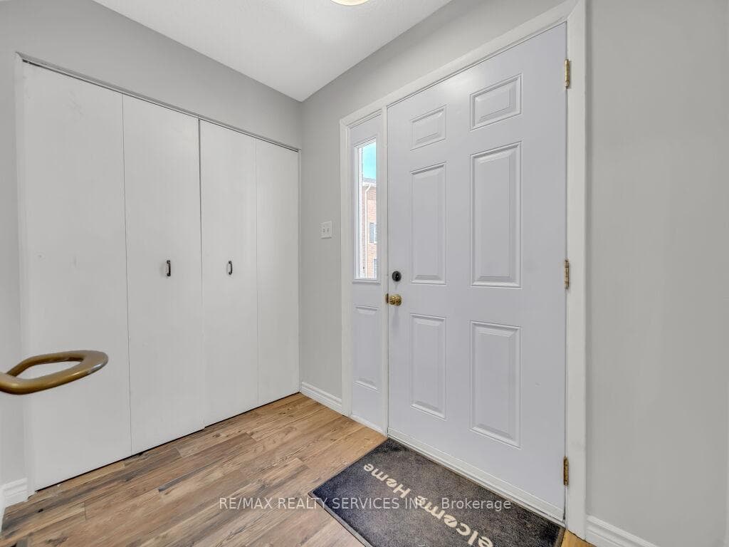 415 Keats Way Unit 2 photo 5