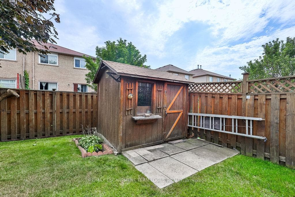 1038 WINDSOR HILL Boulevard photo 34