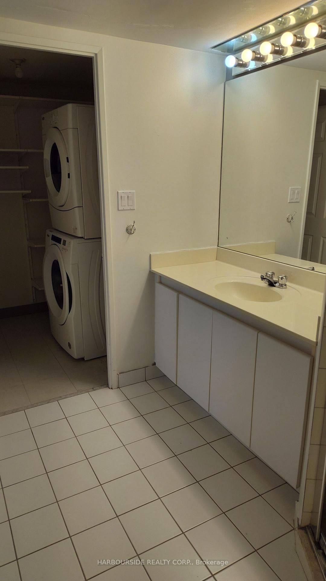 24 Wellesley Street Unit 914 photo 20